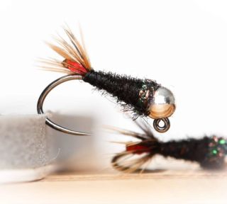 Simple black peeping caddis tied on Kype K300BL, quick & effective 👍 Happy Holidays to all! Thanks soo much for your...
